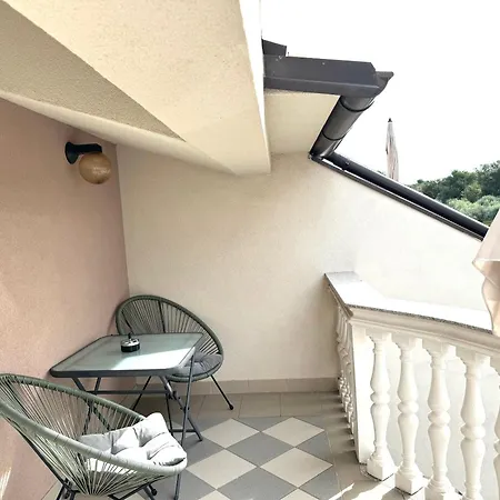 Nellatoni Apartman *